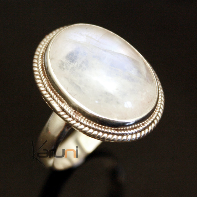 Bijoux Ethniques Indiens Bague en Argent Pierre de lune Ovale Népal Bijoux Ethniques Indiens Bague en Argent Pierre de lune Ovale Népal