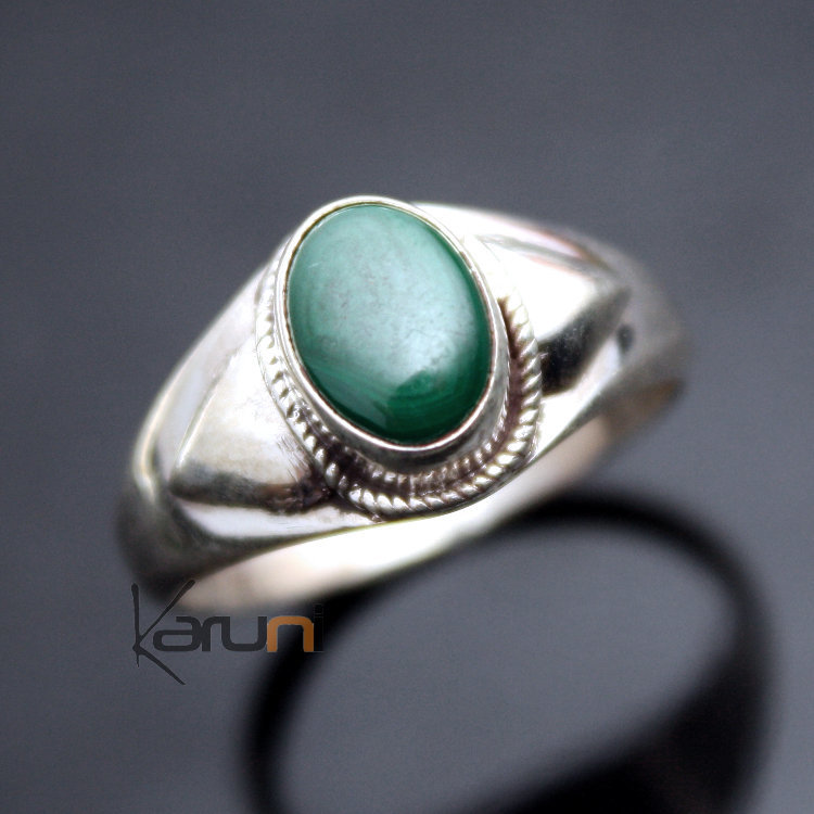 Bijoux Ethniques Indiens Bague en Argent et Tourmaline verte feuille ... Bijoux Ethniques Indiens Bague en Argent et Tourmaline verte feuille ...