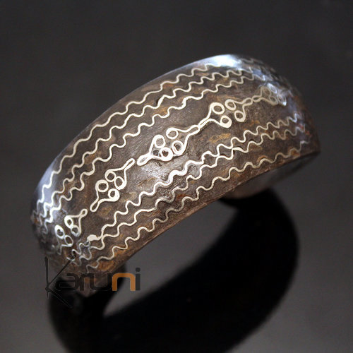 Bracelet Ethnique Vintage En Corne Et Laiton – Bijou Tribal Africain Artisanal – Occasion Bon état