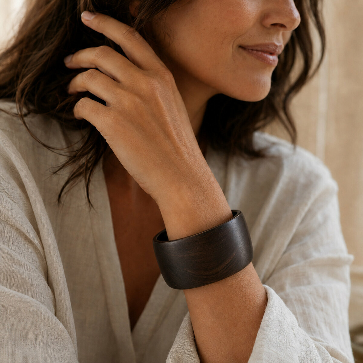 Manchette Haute en &Eacute;b&egrave;ne Massif � Bracelet Architectural Fait Main