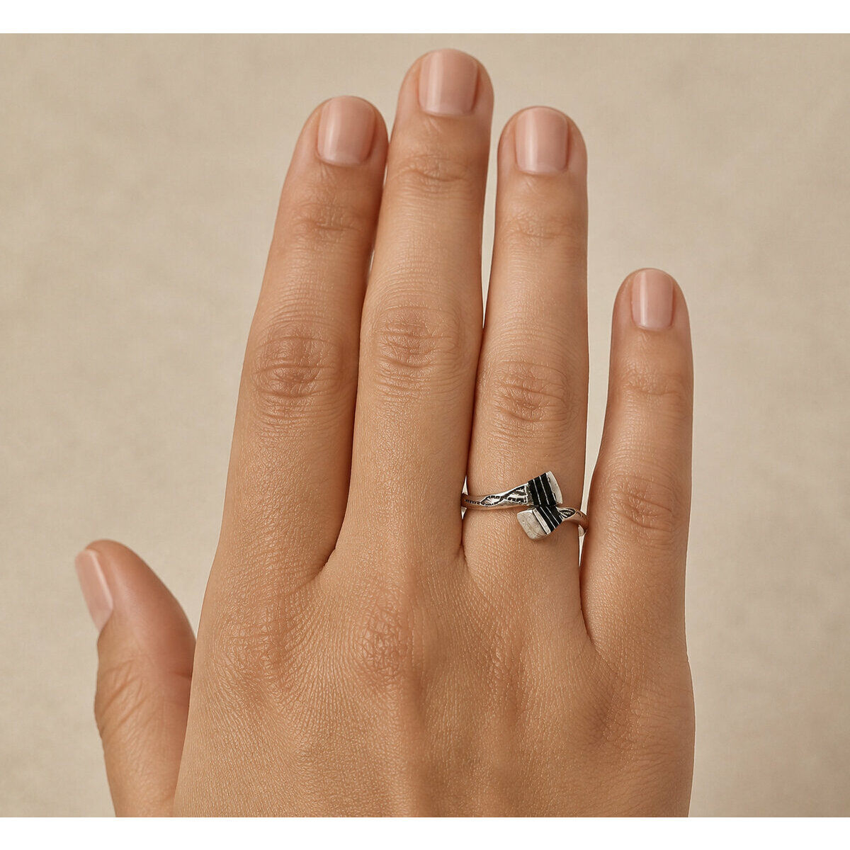 Bague Touareg Crois&eacute;e en Argent � Anneau R&eacute;glable Grav&eacute; Main