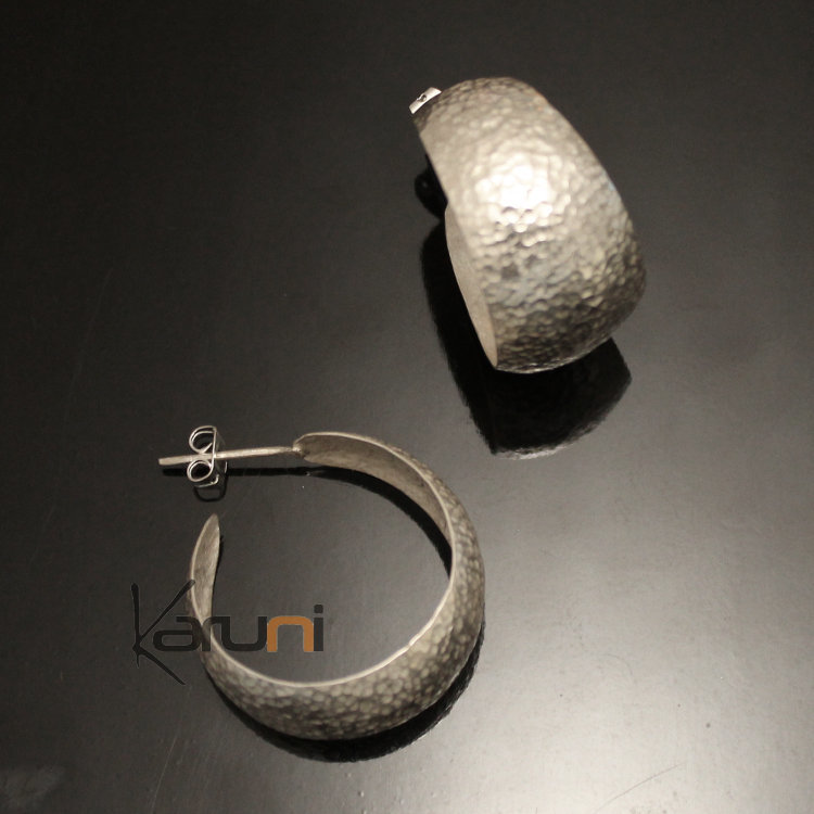 Boucles d'oreilles Créoles en argent 46 Bombées Martelées Design Karuni