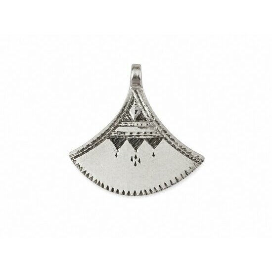 Collier Shat Shat Touareg – Argent 925 & Perles Rouges Fait Main Collier Bohème Chic Touareg – Bijou Tribal Élégant Fait Main