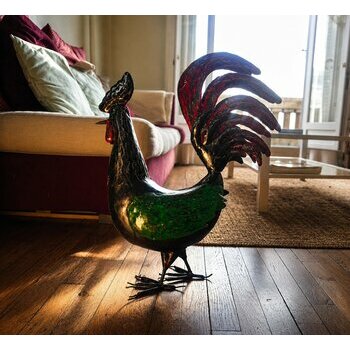 Grand Coq Métal Recyclé Fait Main – Sculpture Artisanale Madagascar, Déco Rustique Colorée coq-metal-recycle-decoration-interieure-salon-rustique-colore