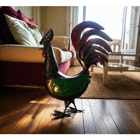 Grand Coq Métal Recyclé Fait Main – Sculpture Artisanale Madagascar, Déco Rustique Colorée coq-metal-recycle-decoration-interieure-salon-rustique-colore