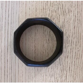 Bracelet Ébène Facetté – Jonc Bois Noir Géométrique Fait Main Ébène Sculpté Fait Main – Bracelet Artisanal Design Épuré