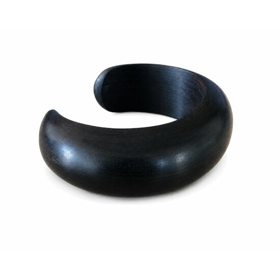 Bracelet Ouvert en Ébène Massif – Jonc Croissant Sculpté Fait Main Bracelet Torque en Ébène Massif – Création Artisanale aux Lignes Organiques