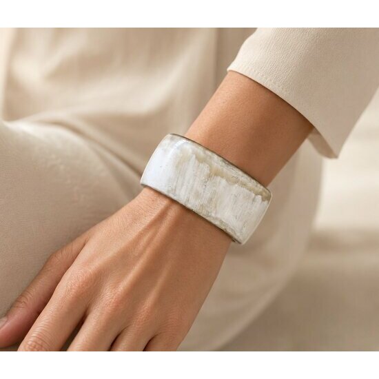 Bracelet Manchette en Corne Naturelle Blanche – Bijou Sculpté Fait Main