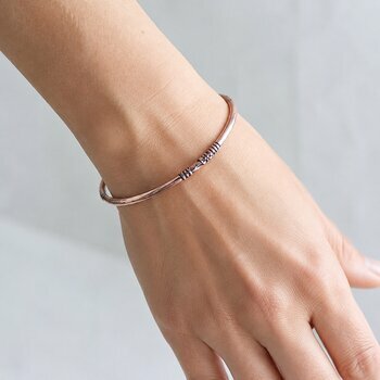 Bracelet en Cuivre Massif Recyclé – Jonc Gravé Main Artisanal Bracelet Cuivre Femme Porté – Jonc Fin en Cuivre Massif Recyclé Gravé Main