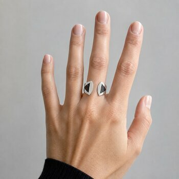 Bague Argent 925 & Ébène – Anneau Géométrique Réglable Fait Main Bague Argent 925 et Ébène – Bague Femme Réglable Fait Main