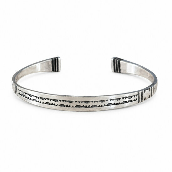 Bracelet Mixte Argent 925 & Ébène – Jonc Fin Gravé Main Bracelet Mixte Argent 925 et Ébène – Jonc Fin Unisexe Gravé Main