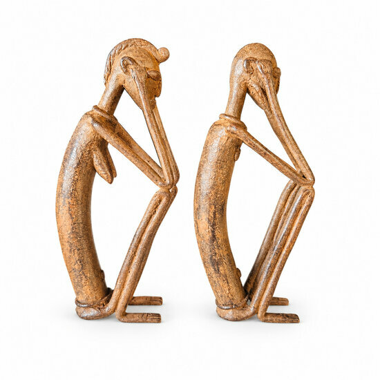 Couple Dogon en laiton patine bronze – Deux statuettes assises, 18 cm Statuettes de penseurs Dogon en laiton – Vue de profil