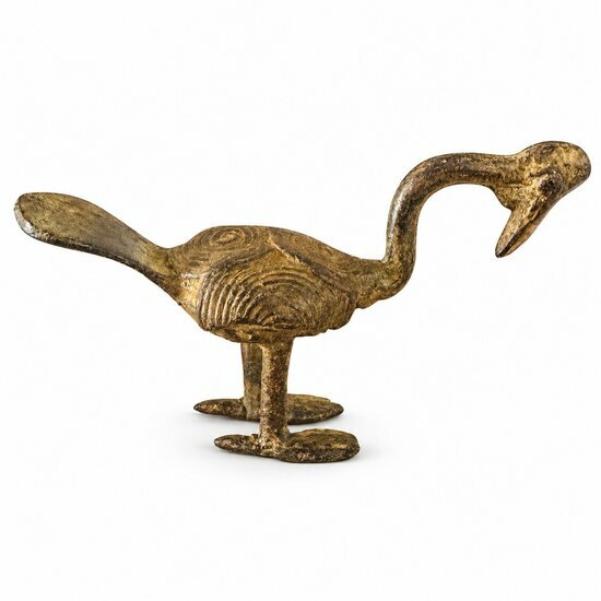 Statuette de calao en bronze � D�tails du bec et du plumage en relief