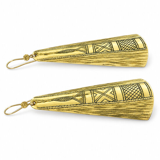 Grandes boucles d'oreilles en laiton gravé main – Pendantes 10 cm Longues boucles d’oreilles en laiton – Vue à plat des gravures et des crochets