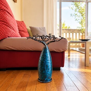 Arbre d�coratif bleu en m�tal � Baobab artisanal dans un salon