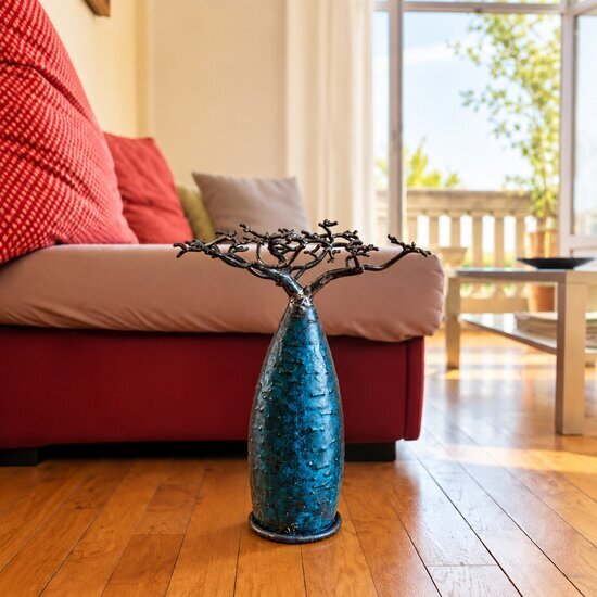 Arbre d�coratif bleu en m�tal � Baobab artisanal dans un salon