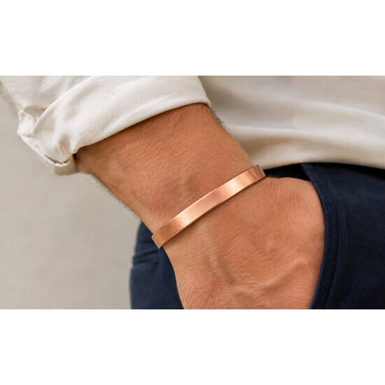 Bracelet cuivre massif fait main – Jonc ouvert, tailles S et M/L Bracelet cuivre massif homme – Jonc artisanal porté au poignet