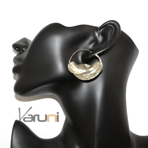 Boucles d'Oreilles Créoles Peul Fulani Mali 10PT bain argent 4 cm Feuille KARUNI Boucles d'Oreilles Créoles Peul Fulani Mali 10PT bain argent 4 cm Feuille KARUNI