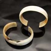 Bijoux Ethniques Touareg Bracelet en Corne 18 Jonc Ouvert 2 cm Blanc