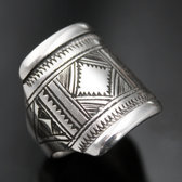 Bijoux Touareg Ethniques Bague Chevalire en Argent Grave homme/femme 03