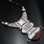 Bijoux Touareg Ethniques Collier en Argent et Agate Rouge 02 - KARUNI b