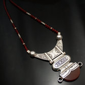 Bijoux Touareg Ethniques Collier en Argent et Agate Rouge 02 - KARUNI