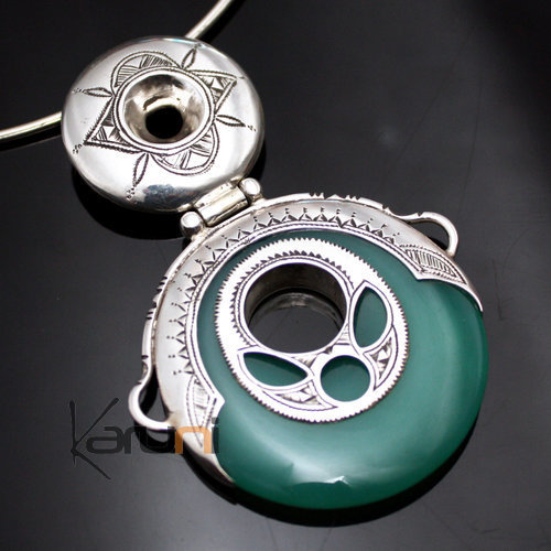 Bijoux Touareg Ethniques Pendentif en Argent et Agate Verte 05 - KARUNI