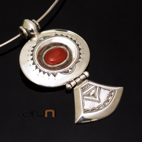 Collier Pendentif en Argent et Pierre Onyx Rouge 14 Ovale Triangle