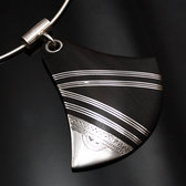 Bijoux Touareg Ethniques Pendentif Argent et Ebne Feuille 02 - KARUNI