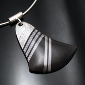 Bijoux Touareg Ethniques Pendentif Argent et Ebne Feuille 03 - KARUNI