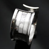 Bijoux Touareg Ethniques Bracelet Manchette en Argent Concave Grave 01