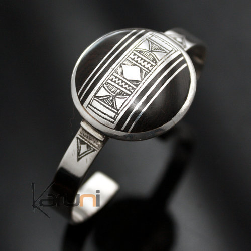 Bijoux Touareg Ethniques Bracelet en Argent et Ebène Médaille Gravée - KARUNI