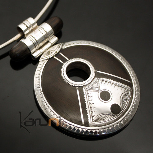 Bijoux Touareg Ethniques Africains Collier Pendentif en Argent et Ebne 13 Ovale