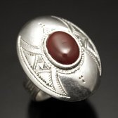 Bijoux Touareg Ethniques Bague en Argent et Agate Rouge 02 Ovale Grav