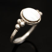 Bijoux Touareg Ethniques Bague en Argent et Nacre 02 Ronde Fine Claire