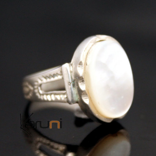 Bijoux Touareg Ethniques Bague en Argent et Nacre 01 Ovale b