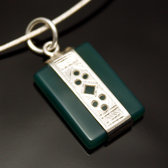 Bijoux Touareg Ethniques Africains Collier Pendentif en Argent et Agate verte 07 Petit Rectangle