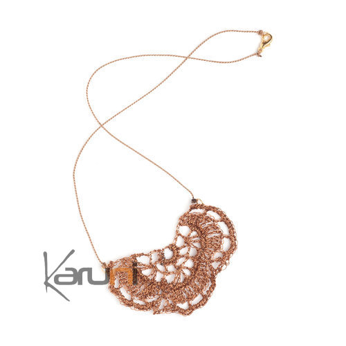 Bijoux Tendance Créateur Collier en Fil de Métal Crocheté Wire Crochet Fleur Cuivre Mahatsara Fantaisie Design