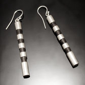 Boucles d'Oreilles en Argent et Ebne 27 Pilon Bandes Argent Design Karuni