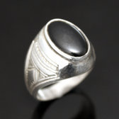 Bijoux Touareg Ethniques Bague en Argent et Onyx Noir 27 Chevalire Ovale