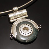 Bijoux Touareg Ethniques Africains Collier Pendentif en Argent et Pierre Aventurine Gris Vert 01 Rond