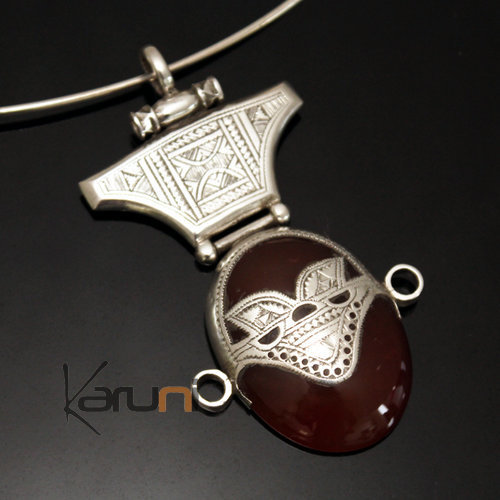 Bijoux Touareg Ethniques Africains Collier Pendentif en Argent et Pierre Agate Rouge 40 Pendant Ovale Tête de Déesse