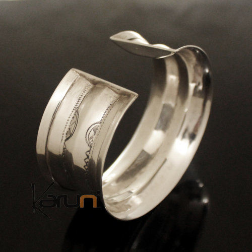 Bijoux Touareg Ethniques Bracelet Manchette en Argent Concave Grave 05 b