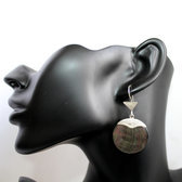 Bijoux Touareg Ethniques Boucles d'Oreilles en Argent et Pierre 31 Grand Rond de Nacre Grav b