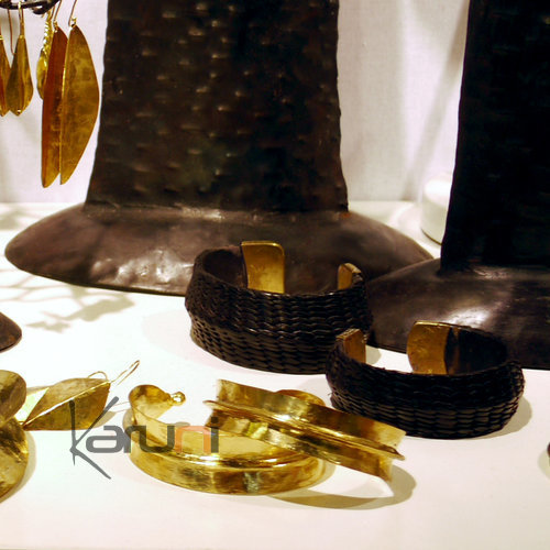 Bijoux Ethniques Africains Boucles d'Oreilles Peul Fulani Mali 105T Bronze Doré Petites Feuilles Larges Gravées c