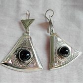 Boucles d'oreilles touareg en argent et bne Triangle cisel a