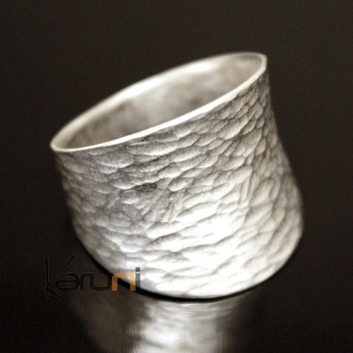 Bague Touareg Anneau Large Martelé Inspiration Karuni en Argent 93 Bague Touareg Anneau Large Martelé Inspiration Karuni en Argent 93