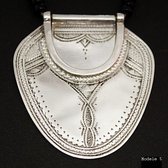 Bijoux Touareg Ethniques Collier en argent Feuille 02 - KARUNI