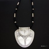 Bijoux Touareg Ethniques Collier en argent Feuille 03 - KARUNI b
