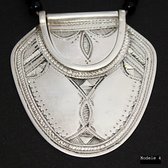 Bijoux Touareg Ethniques Collier en argent Feuille 03 - KARUNI c